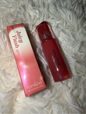 NWB rom&nd Juicy Flash Lip Oil Peach Strobe